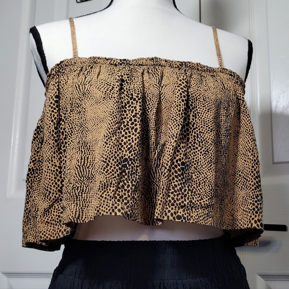 Volcom🖤 Animal Print, Flowy, Smocked Crop Top with Adj. Straps▪︎ Size Medium🔥